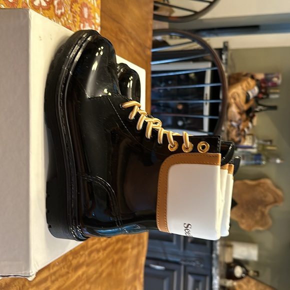 See By Chloé Women's Florrie Patent Laceup Rain Ankle Boots - Picture 12 of 16